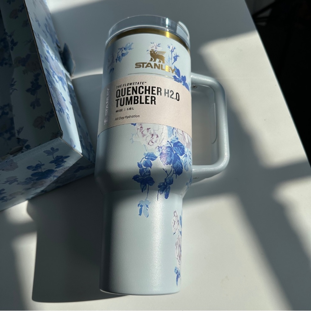 Stanley Blue Floral Quencher H2.0 Tumbler